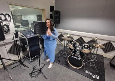 American Idol superstar Casey McQuillen visits the Phoenix Centre American Idol superstar Casey McQuillen visits the Phoenix Centre